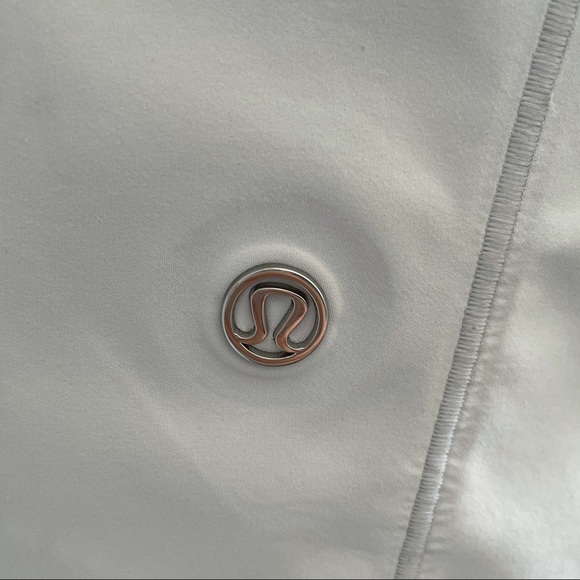 Lululemon Rain Jacket - Picture 8 of 15